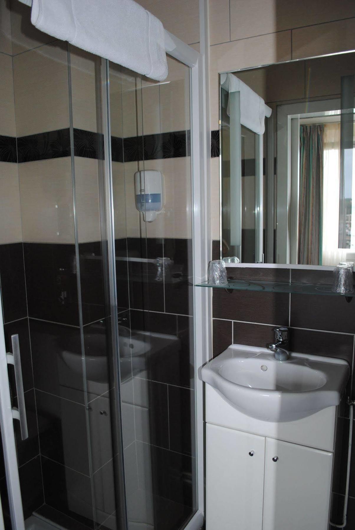 Le Goelo - Port De Hotel Paimpol